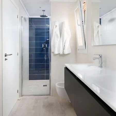 Sinfonia By On Travel Villa
